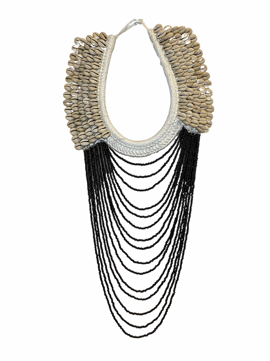 Wall hanger necklace shell beads black